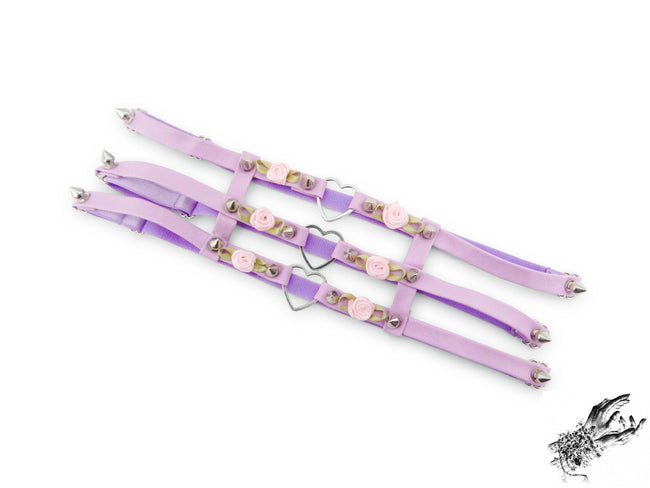 Liga de lavanda con aros de corazón y tres tiras