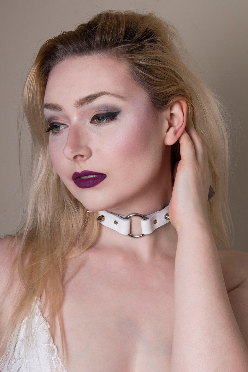 White Leather Studded O Ring Choker