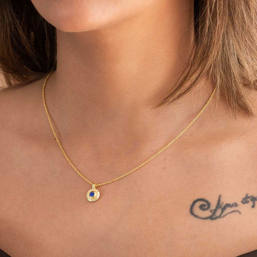 Luna Single Disc Pendant Necklace: Garnet