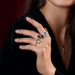Anillo llamativo Elements Gold de piedras semipreciosas con hombro de diamante