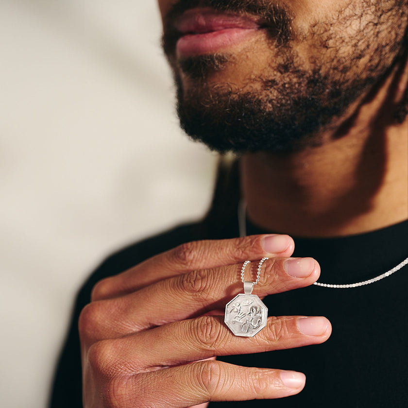 Glücksbringer-Halskette aus Silber mit Personalisierung