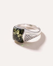 Herenring met groene barnsteen solitaire