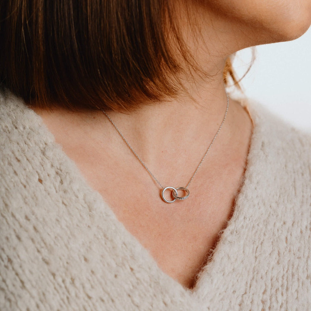 Diamonfire ineinandergreifende Ringe Halskette