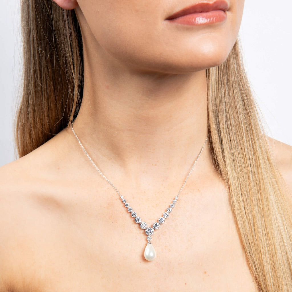 Diamonfire Statement-Halskette mit Zirkonia-Verzierung und Tropfenperle aus Muschelkern