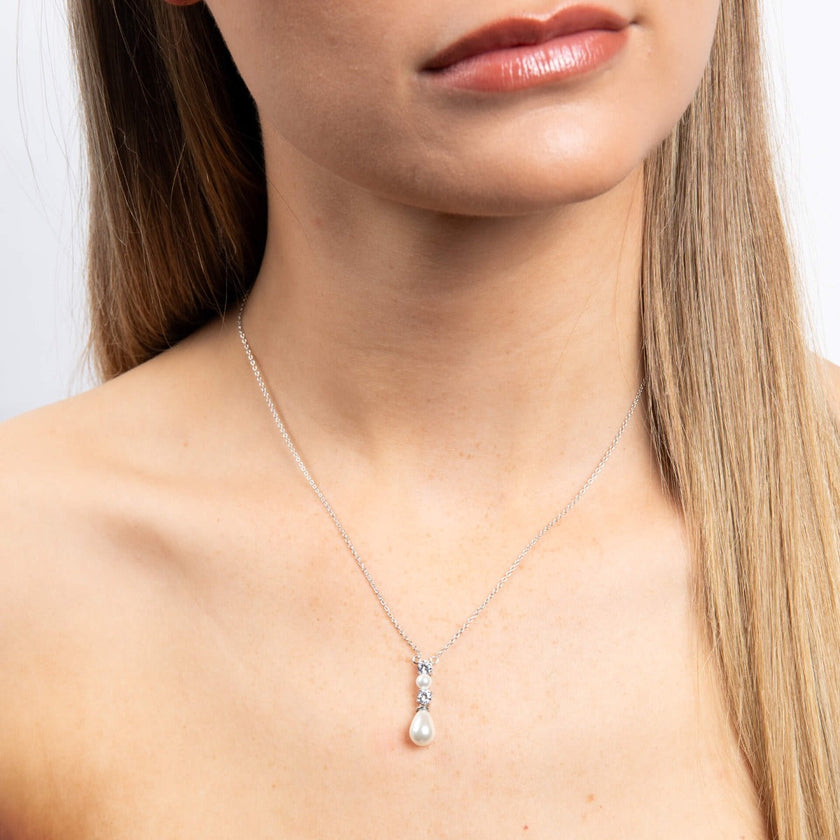 Diamonfire Halskette mit abwechselnden Muschelkugeln und Zirkonia