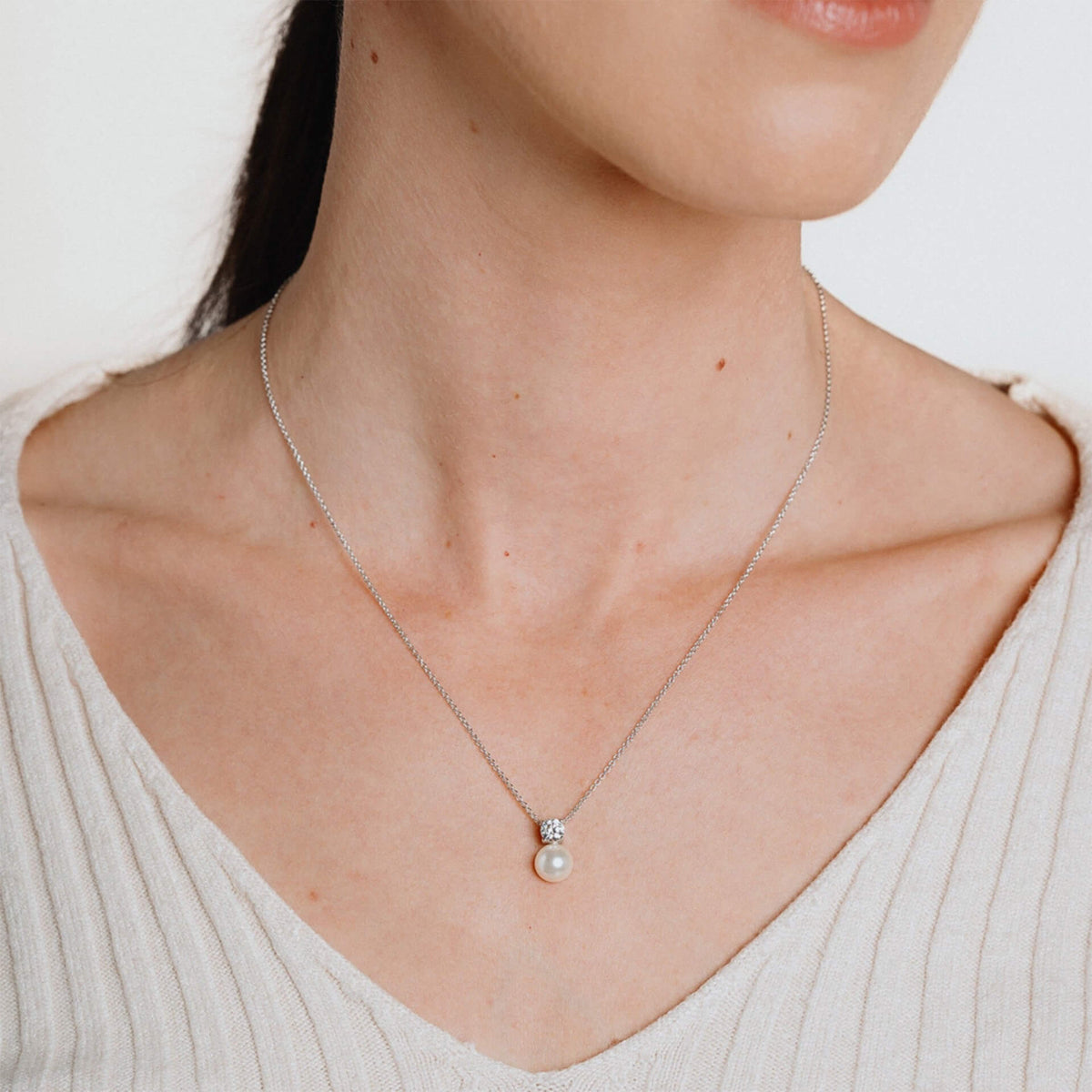 Diamonfire Solitär-Zirkonia-Anhänger mit Krallenfassung und Muschelkernperle