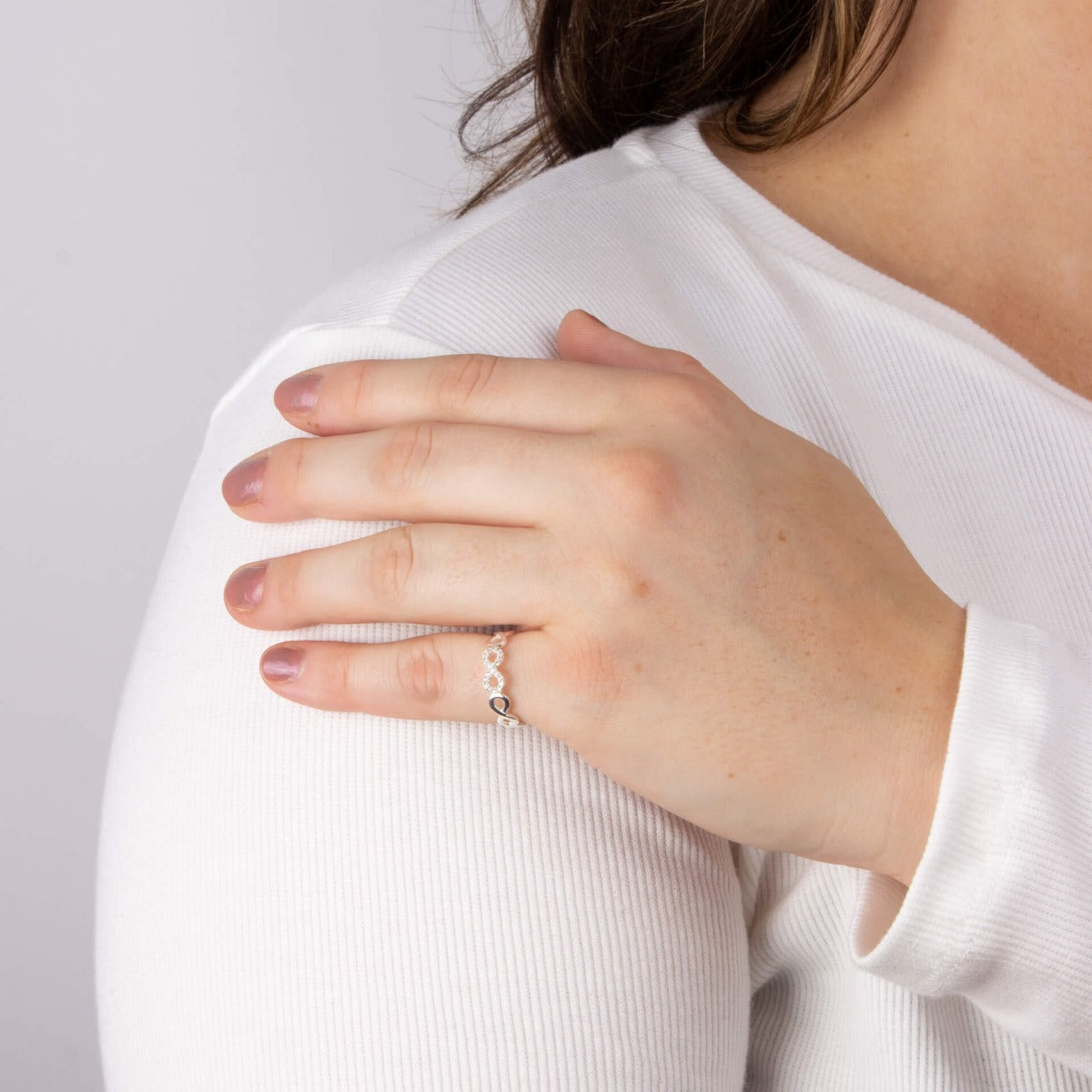 Anillo Eternidad Infinito Principios con circonitas cúbicas