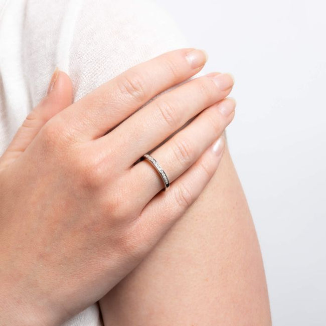 Diamonfire Memoire-Ring mit Kanalfassung