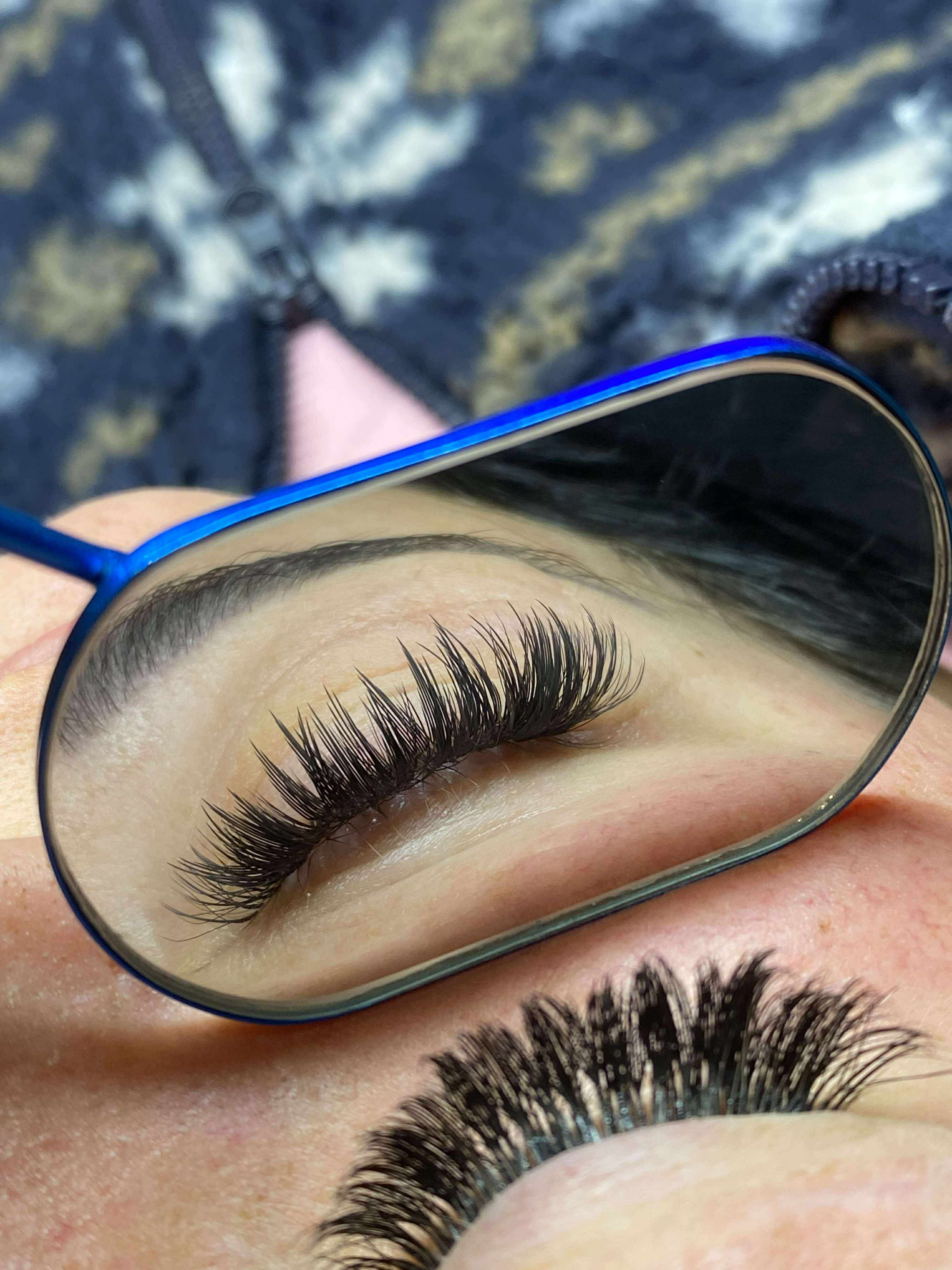 Sample Anime Feather Lash Tray