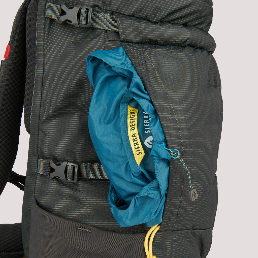 Mochila Sierra Designs Flex Hike 20L-30L - Peat/Fiery Red