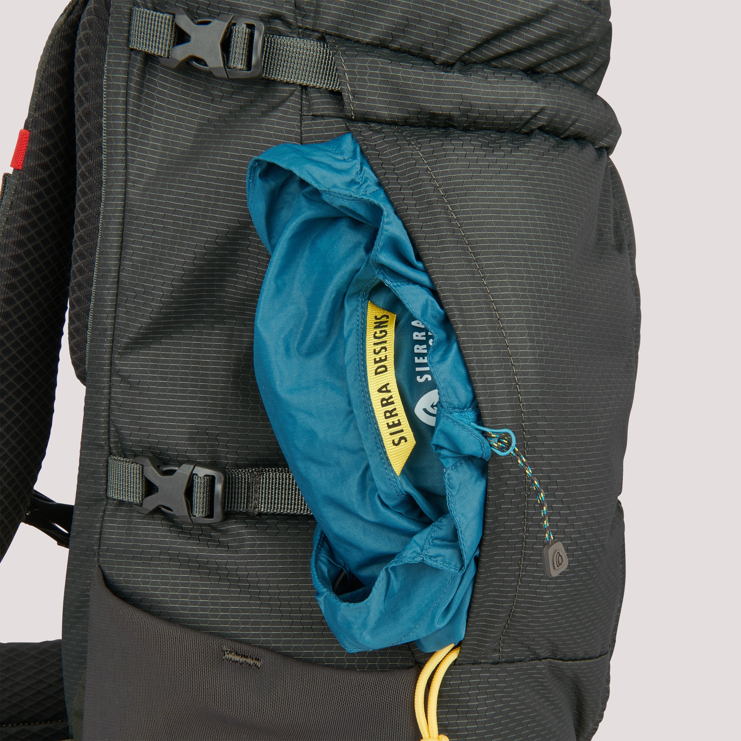 Mochila Sierra Designs Flex Hike 20L-30L - Peat/Fiery Red