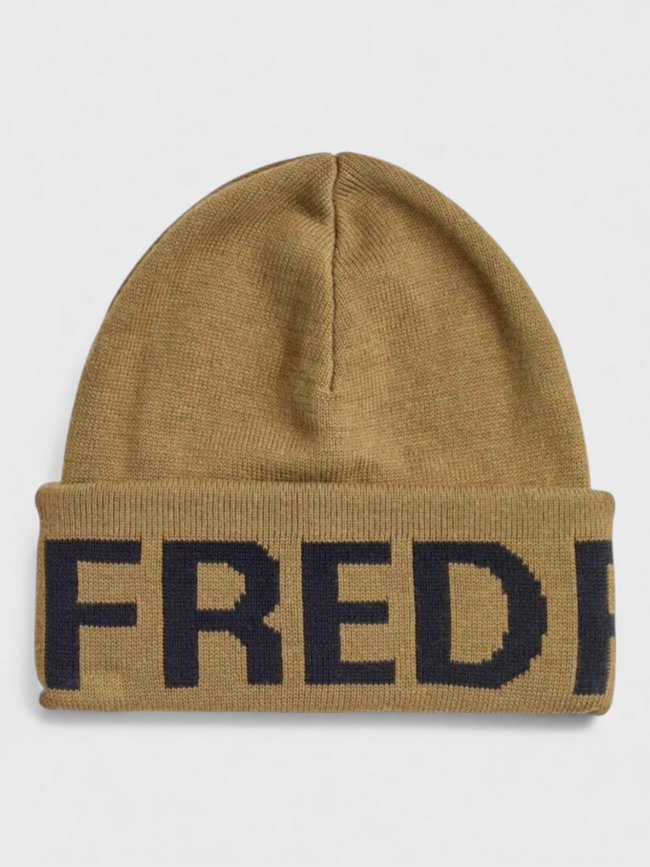 Pletená čepice Fred Perry s nadměrným logem, odstín Stone Black