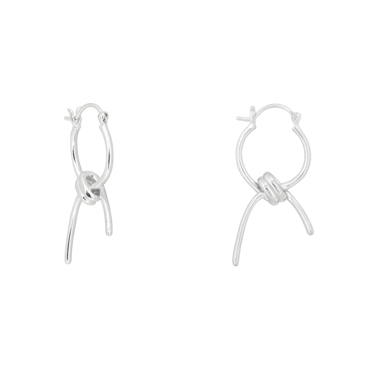 Pendientes de aro anudados plateados