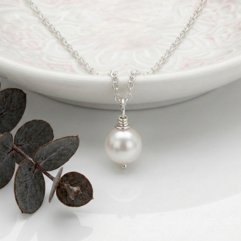 Freshwater Single Pearl Pendant Necklace