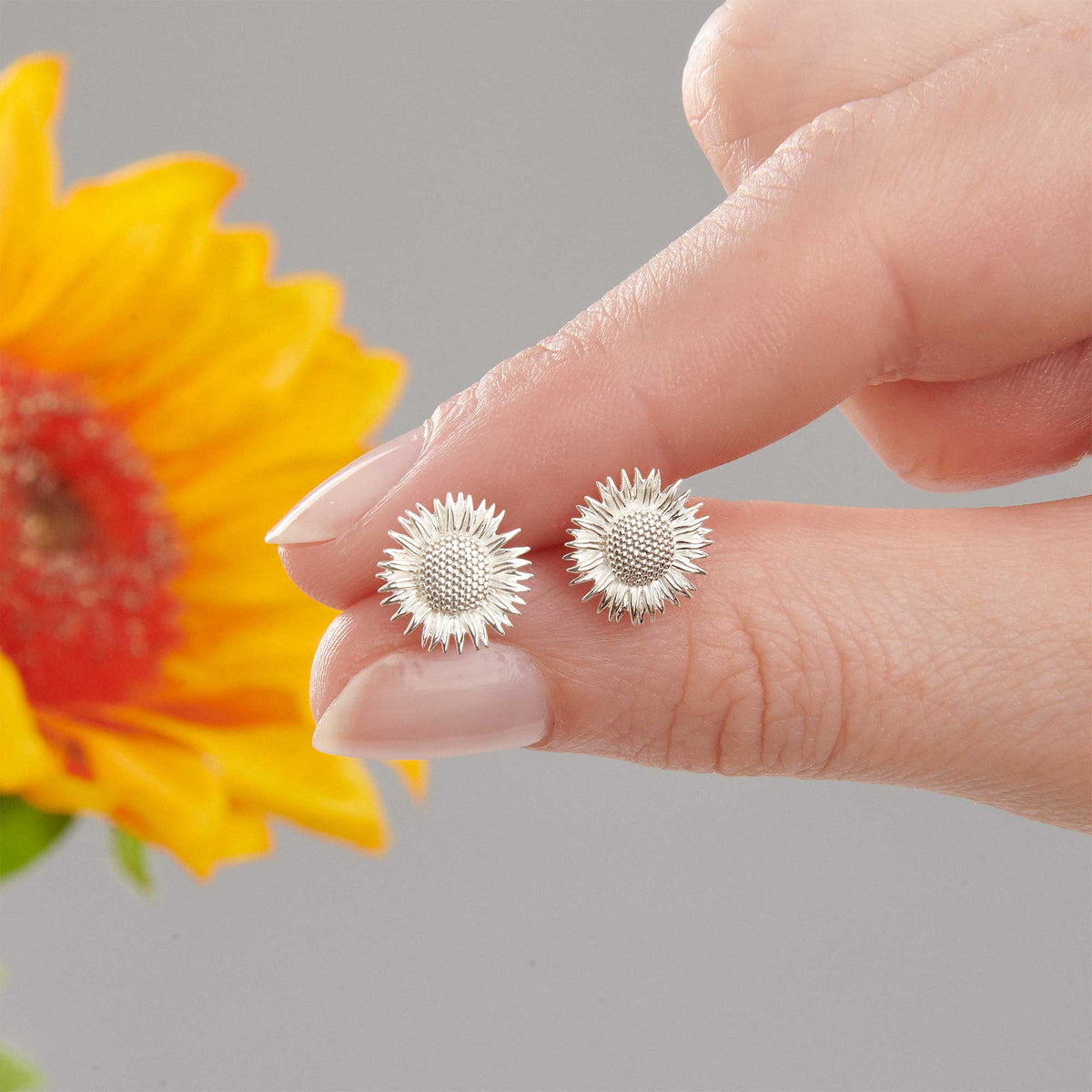 Pendientes de plata con diseño de girasol
