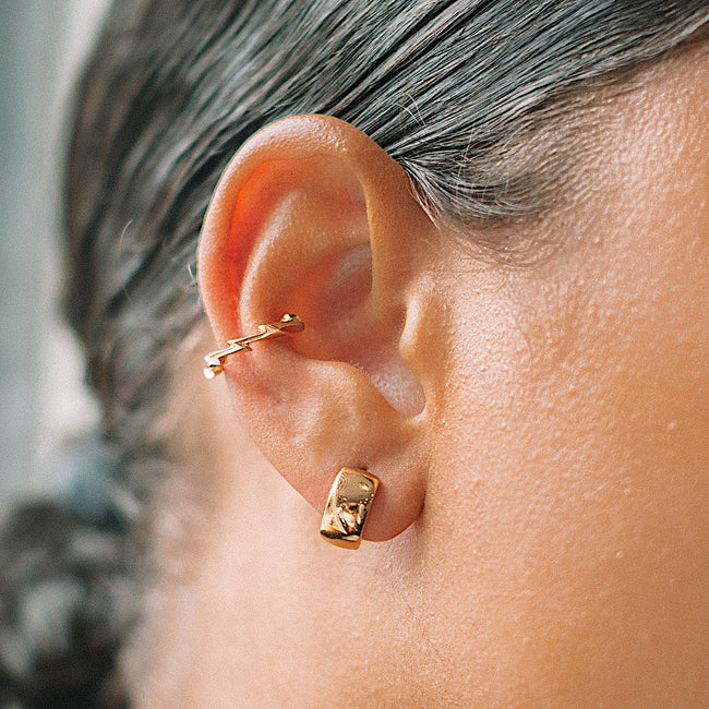 Aretes Huggie Súper Gruesos