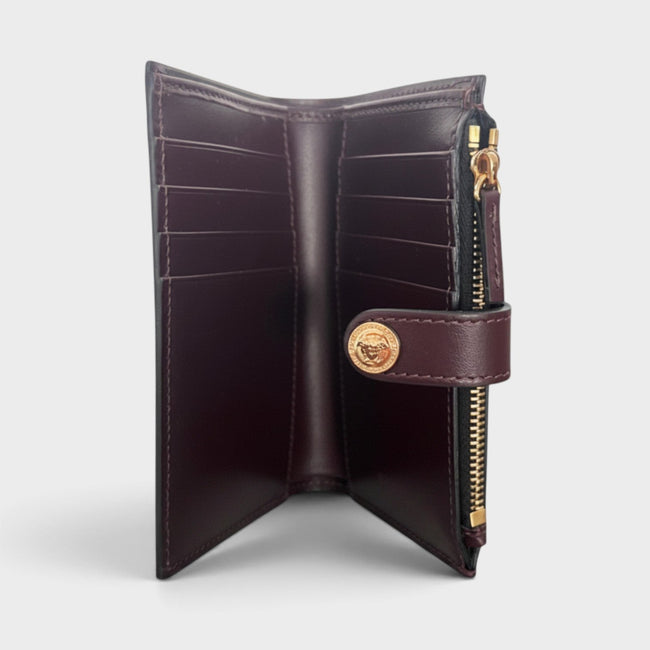 Portefeuille compact Medusa en cuir de veau marron bordeaux