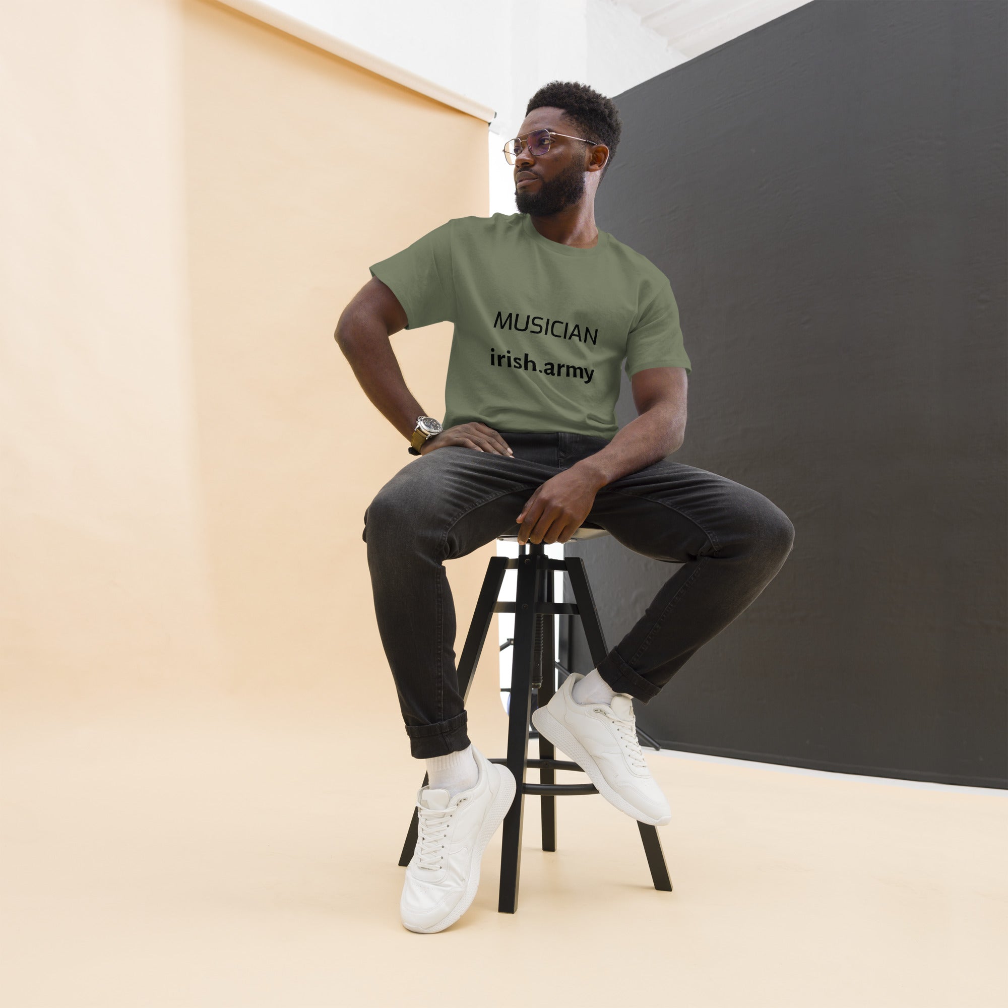 MUSICIAN - Unisex Classic Tee